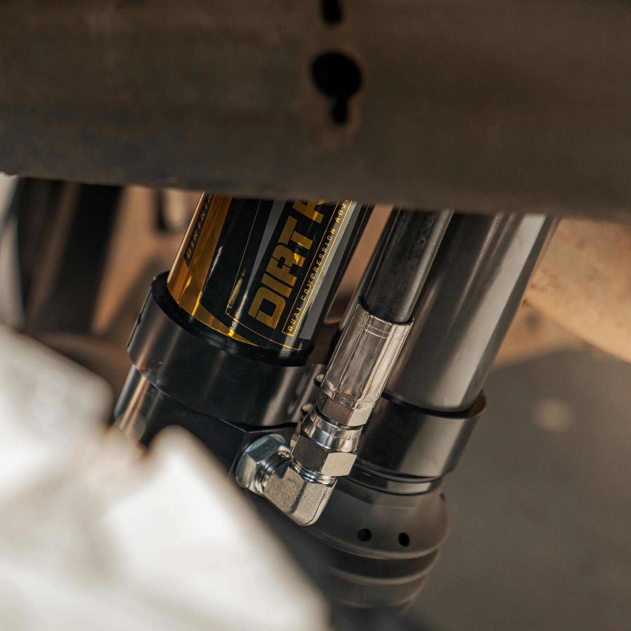 2.5 Smooth Body Shocks | DCA Piggyback  Reservoir - Image 10